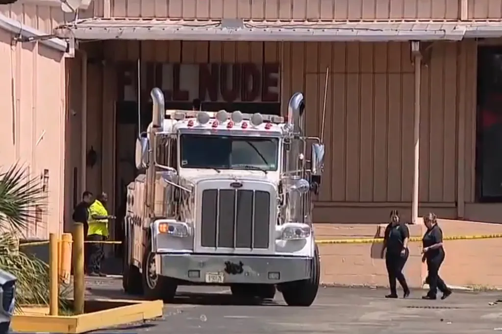 Tampa: Man 'crashed lorry into strip club after being kicked out, leaving one dead and multiple injured