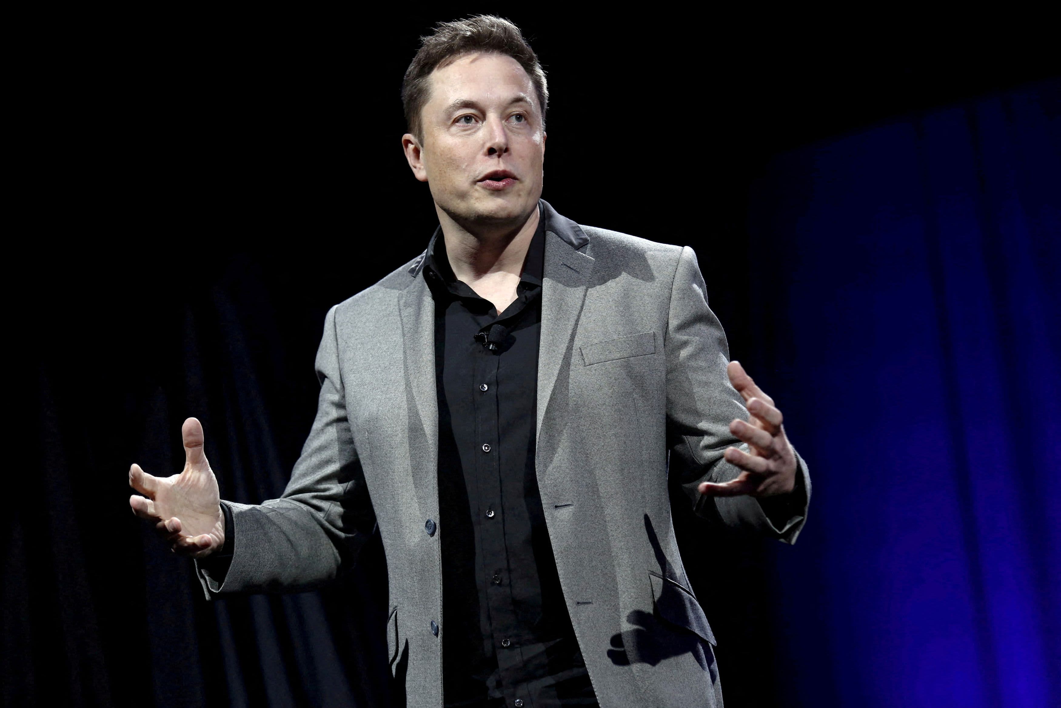 Elon Musk sells Tesla shares worth $6.9 billion