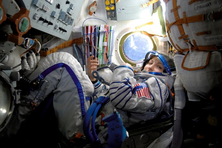 Here’s what an astronaut’s daily routine looks like in space