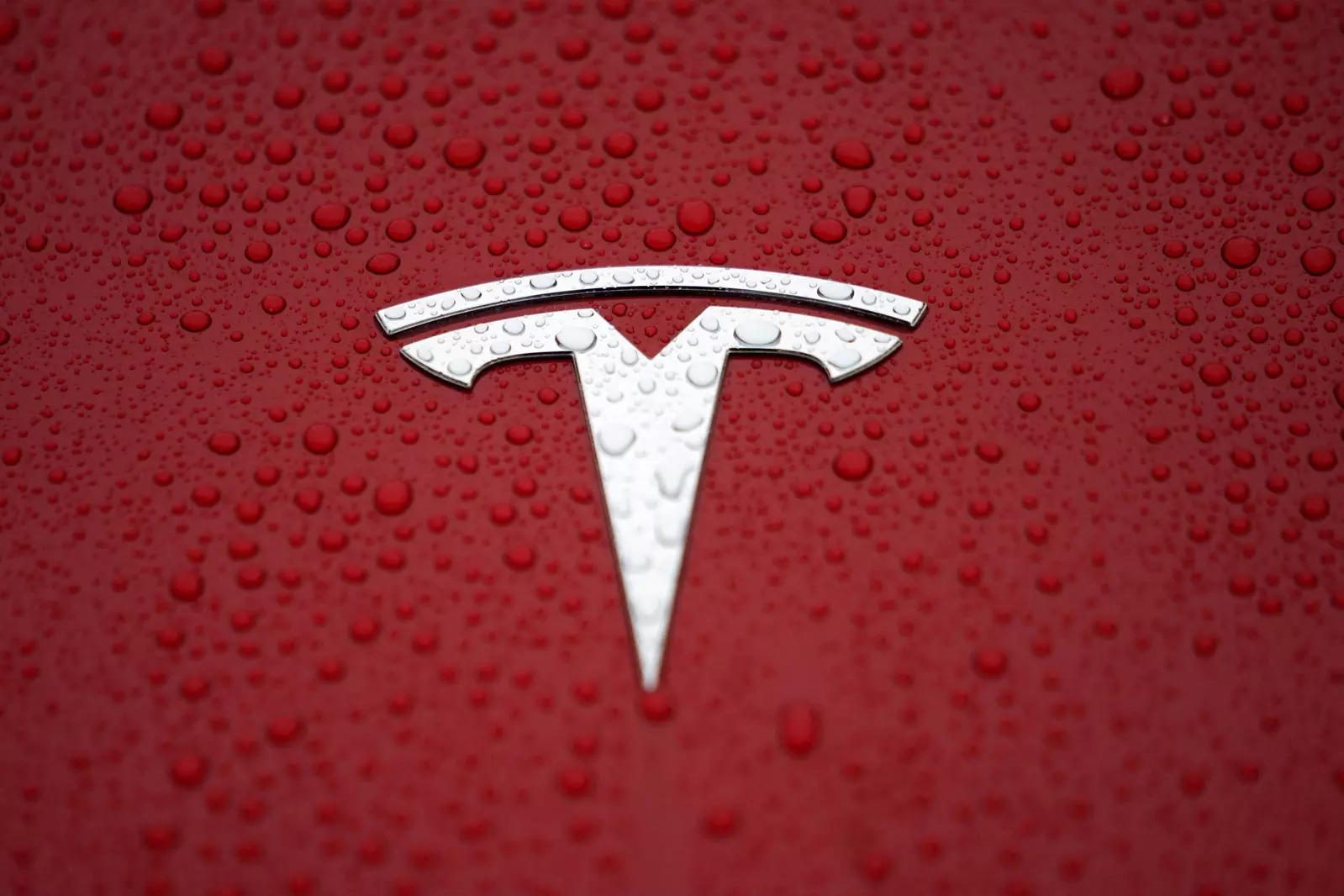 Tesla loses $126 billion in value amid Musk’s Twitter deal funding concern