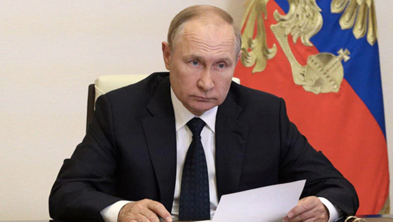 Vladimir Putin Signs A Decree To Help Ukrainians Coming To Russia With ...