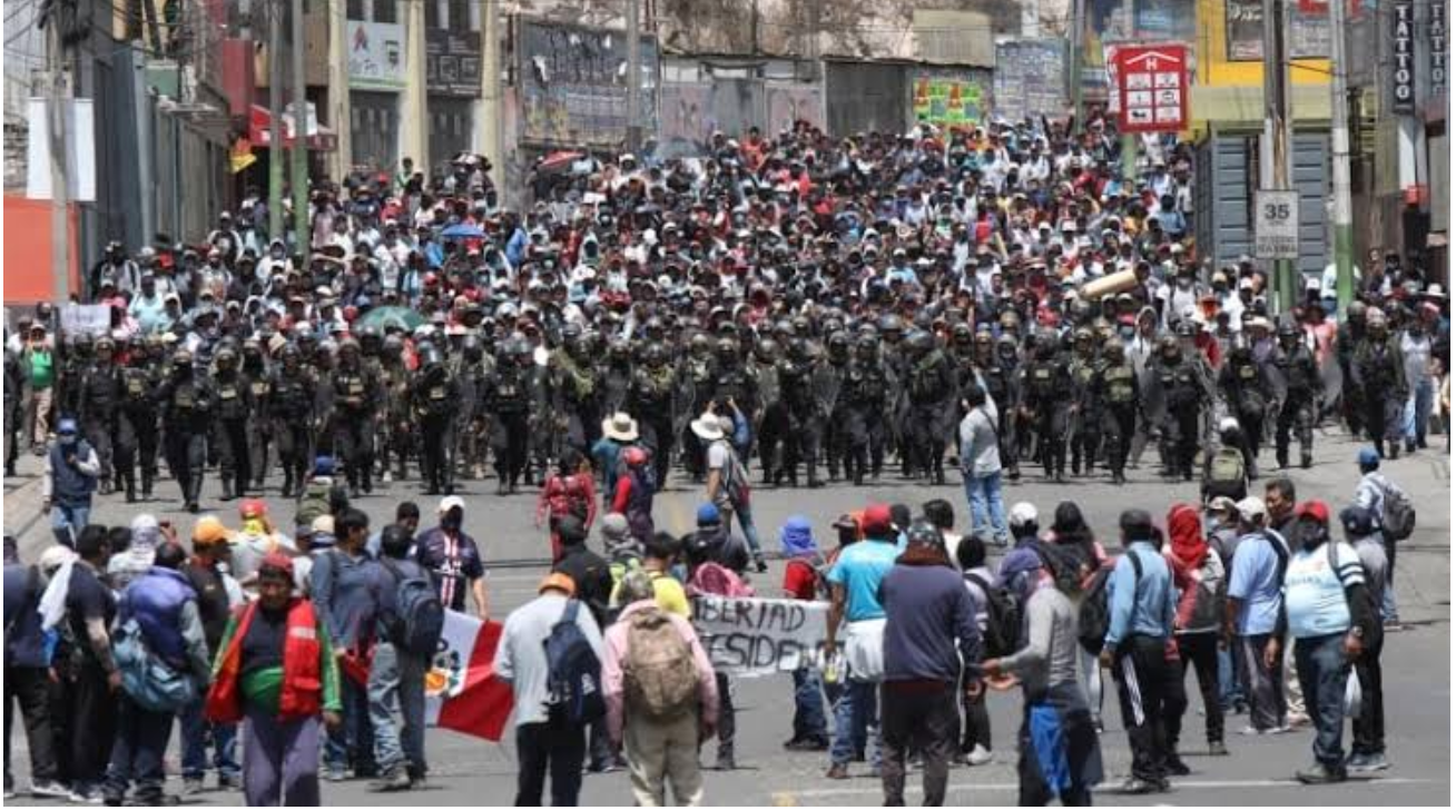 Tourists In Huge Numbers Stranded At Machu Picchu As The Death Toll In ...