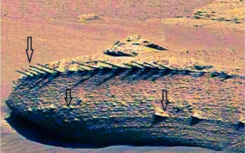 Scientists suggest an alien spacecraft "may have crashed-landed on Mars"