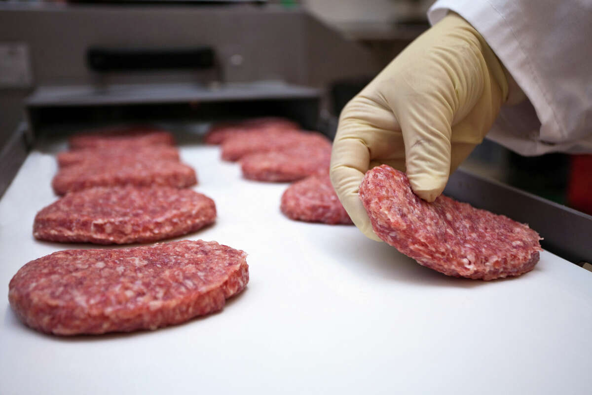 Massive Recall 7 000 Pounds Of Ground Beef Pulled From Shelves Across