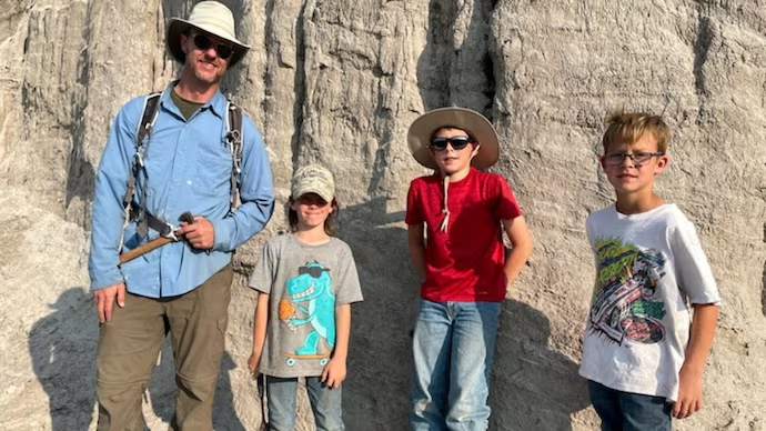 North Dakota: Three kids discover remains of adolescent Tyrannosaurus 'Teen Rex'