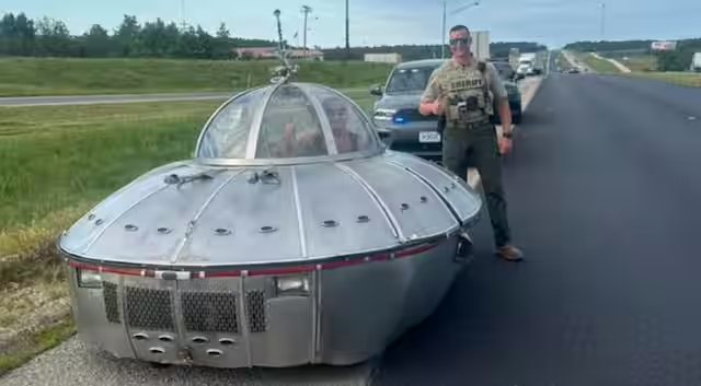 Did Missouri deputies pull over a UFO for breaking traffic rules?