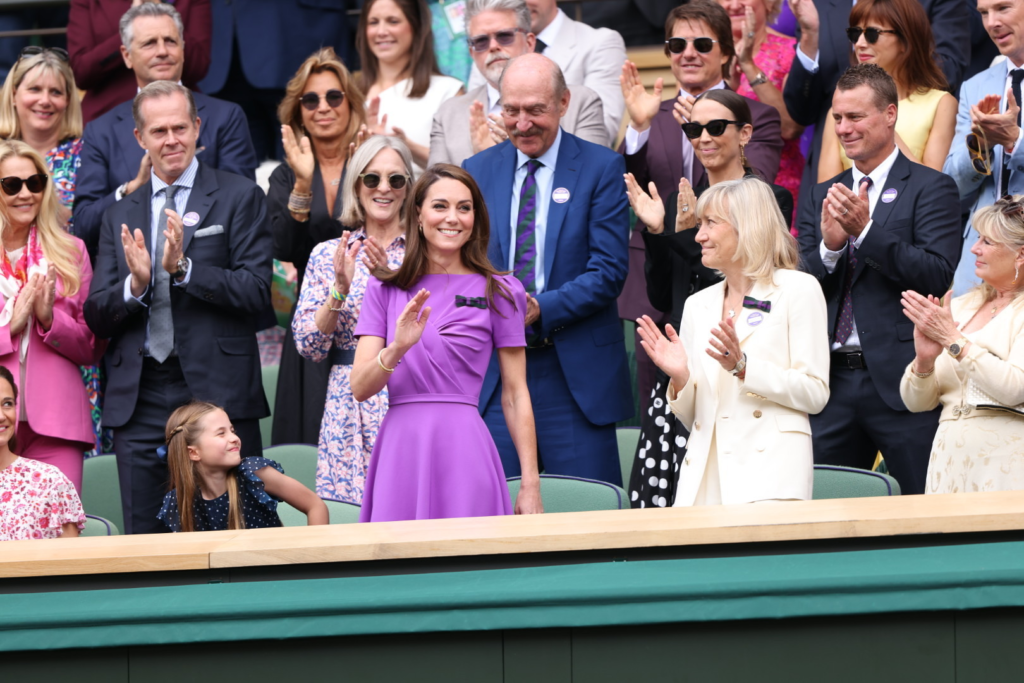 Watch: Kate Middleton receives standing ovation at Wimbledon men's final