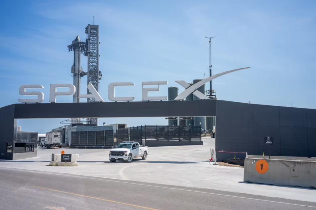 Elon Musk moves SpaceX and X headquarters to Texas. Here's why