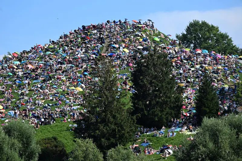 Watch: 40,000 fans flock to Munich hill for free Taylor Swift concert