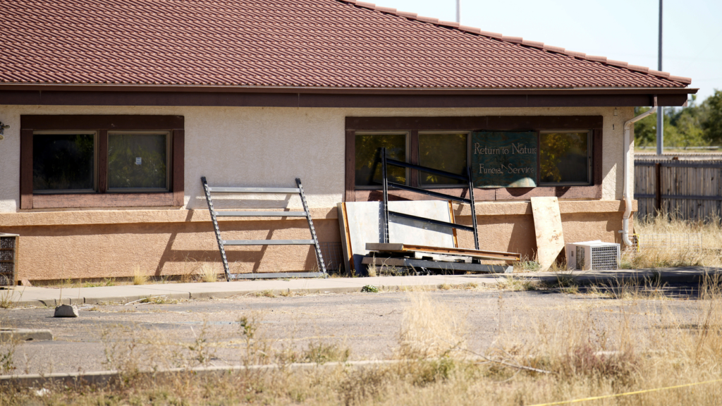 Colorado 'green funeral home' owners ordered to pay $950 million after 190 rotting corpses were found at their facility