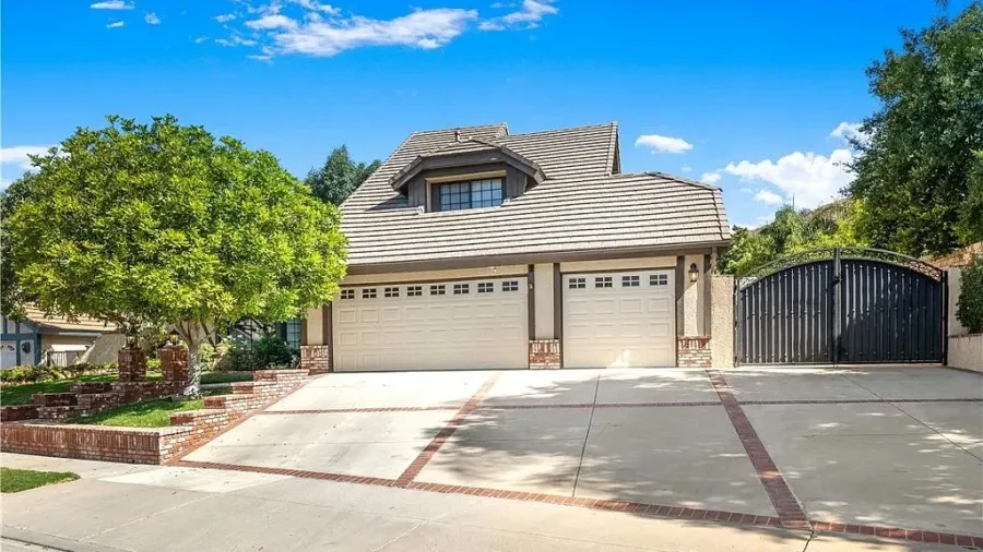 California: Iconic 'Poltergeist' house hits the market for the first time in 45 years