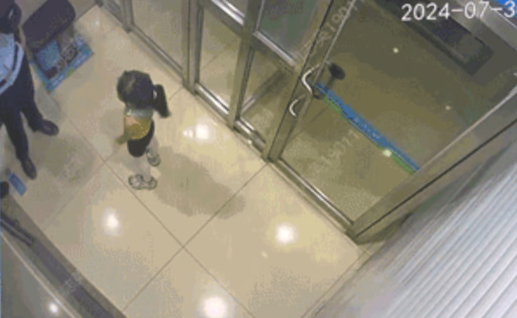 Lost 8-year-old Chinese girl uses ATM to reunite with family. Here's how