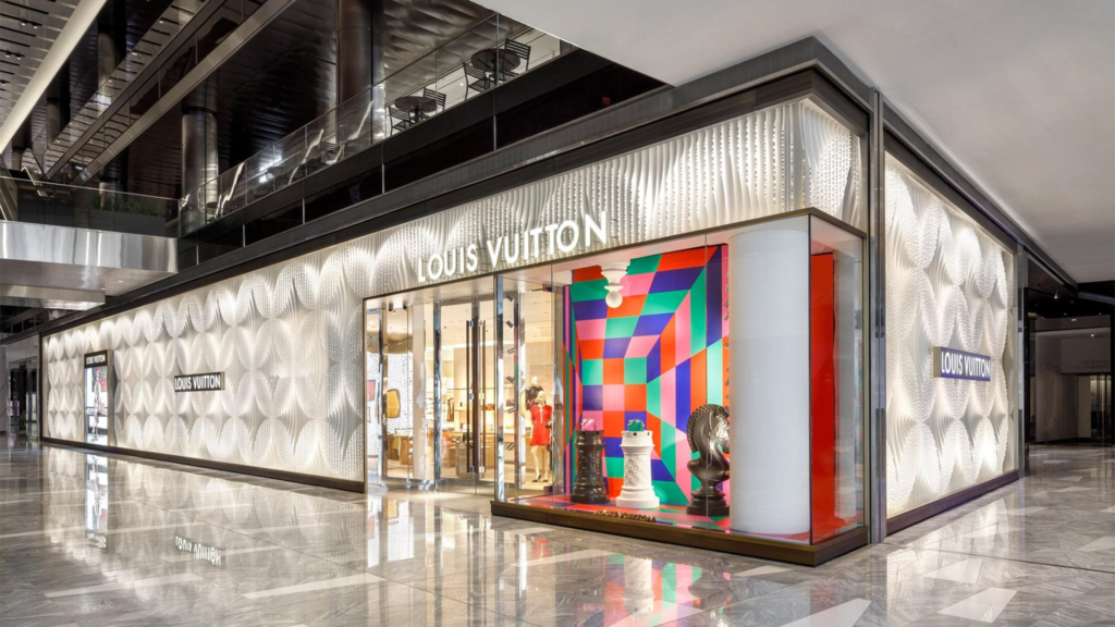 Chinese woman makes Louis Vuitton staff count $84,050 in cash, then walks out without buying anything