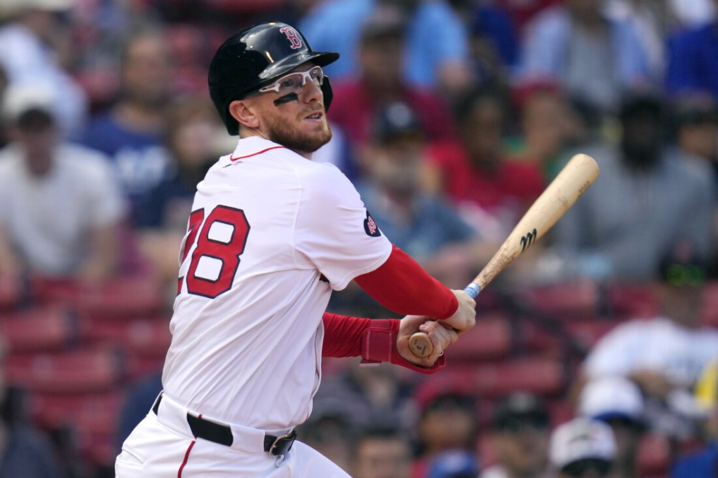 Historic MLB moment: Catcher plays for both teams in same game