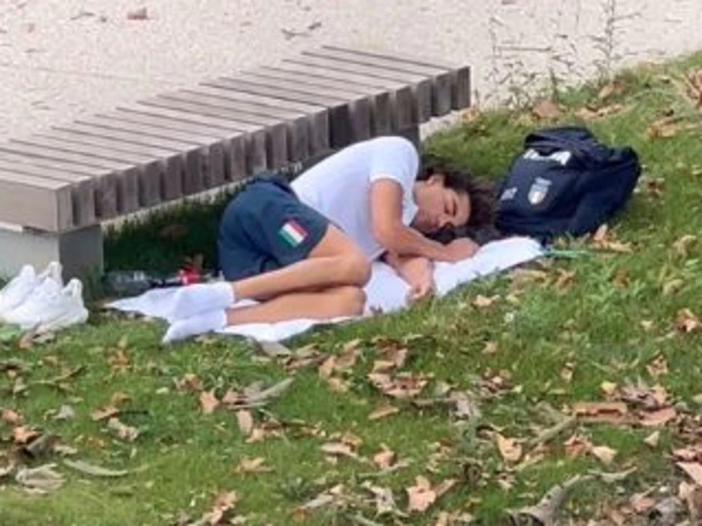 Olympic gold medallist Thomas Ceccon spotted sleeping in park. Here's why