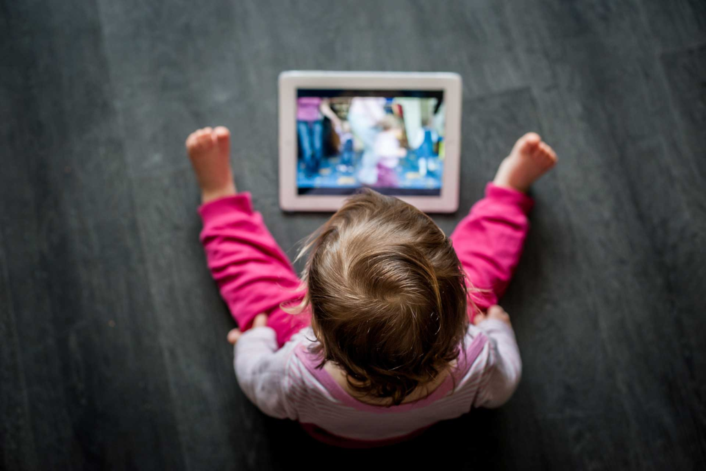 Sweden issues strong recommendations on screen time for children