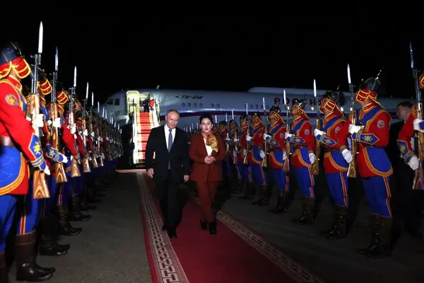 Mongolia rejects ICC arrest warrant: Putin received with honor guard