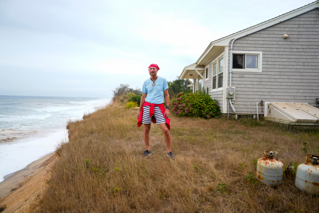 Man spends $395,000 on cliffside house in Massachusetts, despite imminent risk of falling into ocean