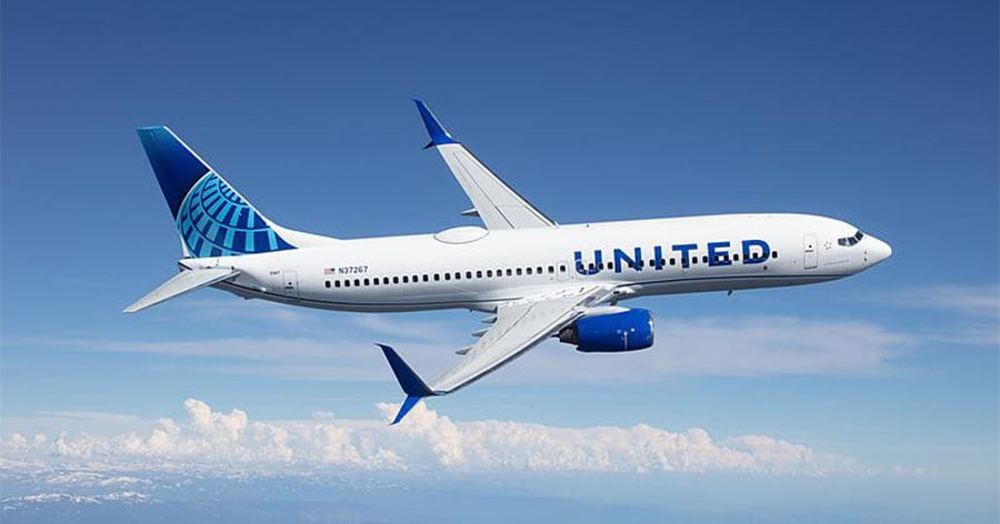 United Airlines threatens to evict all passengers if business class travelers refuse to give up seats for crew