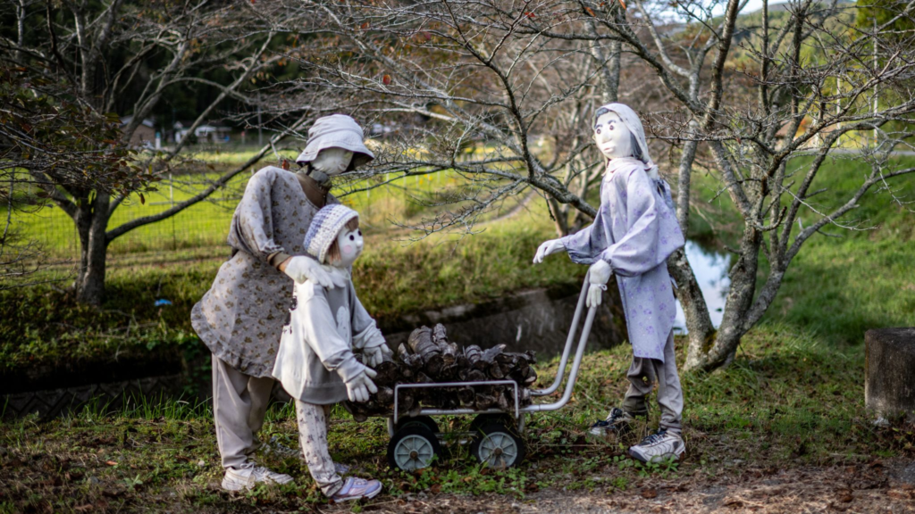 Population decline leads Japanese village to install life-like mannequins