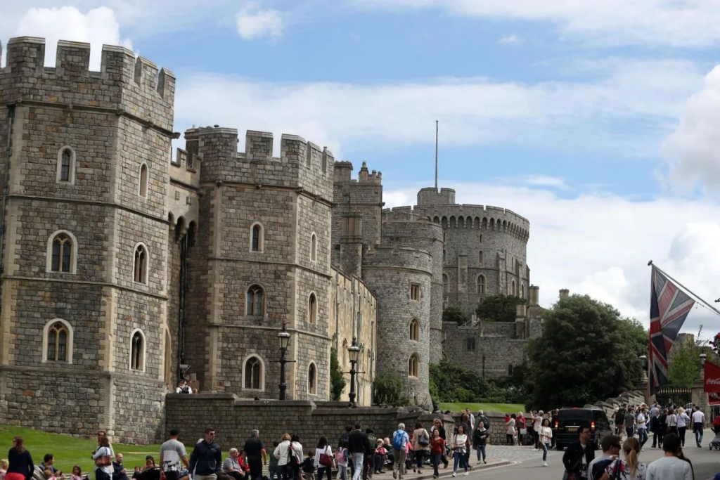 Royal security breach: Masked burglars break into Windsor Castle stealing two vehicles