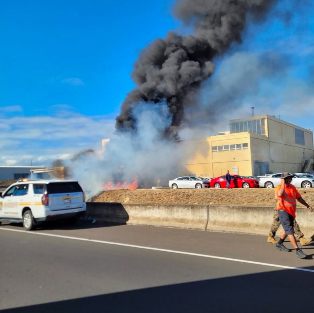 Watch: Plane loses altitude, crashes into building in Hawaii