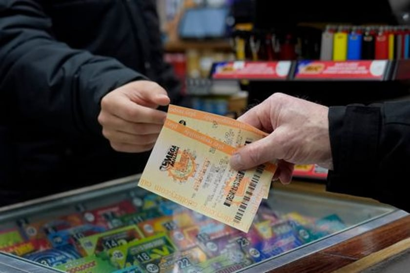 California resident wins staggering $1.22 billion Mega Millions jackpot