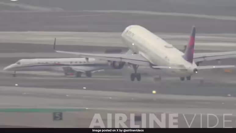 Watch: "Stop, Stop, Stop!" Delta Airlines and Gonzaga team’s planes’ narrow escape at LAX