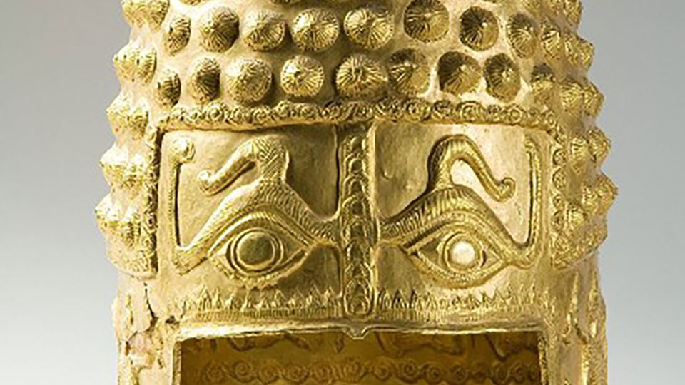 Thieves blow up museum door and steal ancient artifacts, including a 2,500-year-old gold helmet