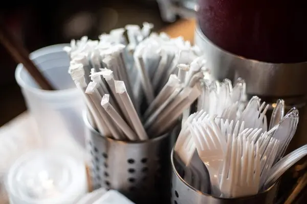 Trump declares "back to plastic," bans paper straws in Federal agencies