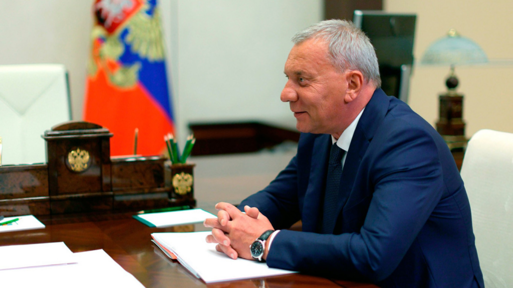 Putin fires space agency chief after failed moon mission