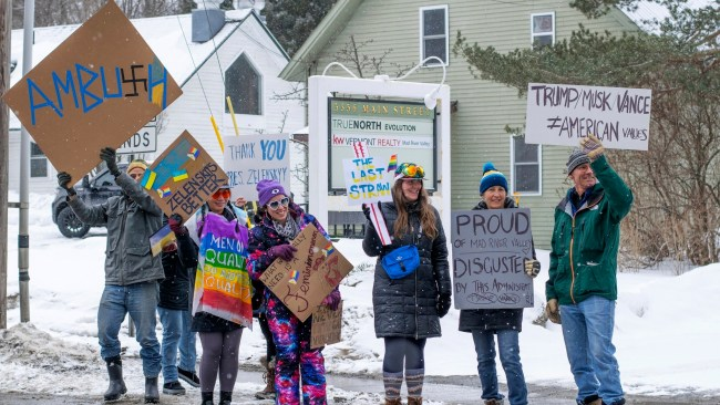 Vance family moved to ‘undisclosed location’ after pro-Ukraine protesters swarm ski resort